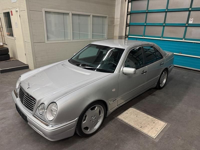 Gebraucht Mercedes E55 AMG 354 PS (260 kW) 1998 Silber Limousine