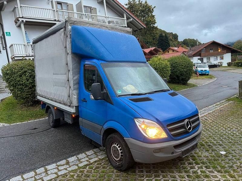 Blau Gebraucht 2010 Mercedes Sprinter Van | 7.499 € (Guter Preis) - Bild 1/4