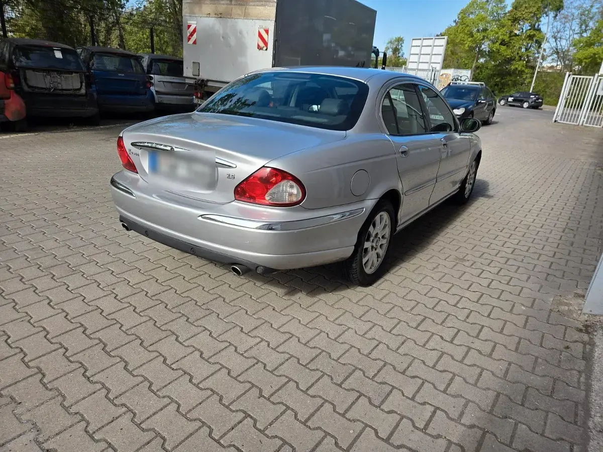 Second-hand Jaguar X-type 196 CP (144 kW) 2003 Argintiu Berlinǎ