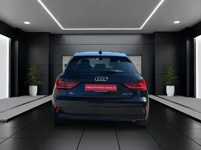 Gebraucht Audi A1 Sportback Basis 95 PS (69 kW) 2023 Schwarz Kleinwagen