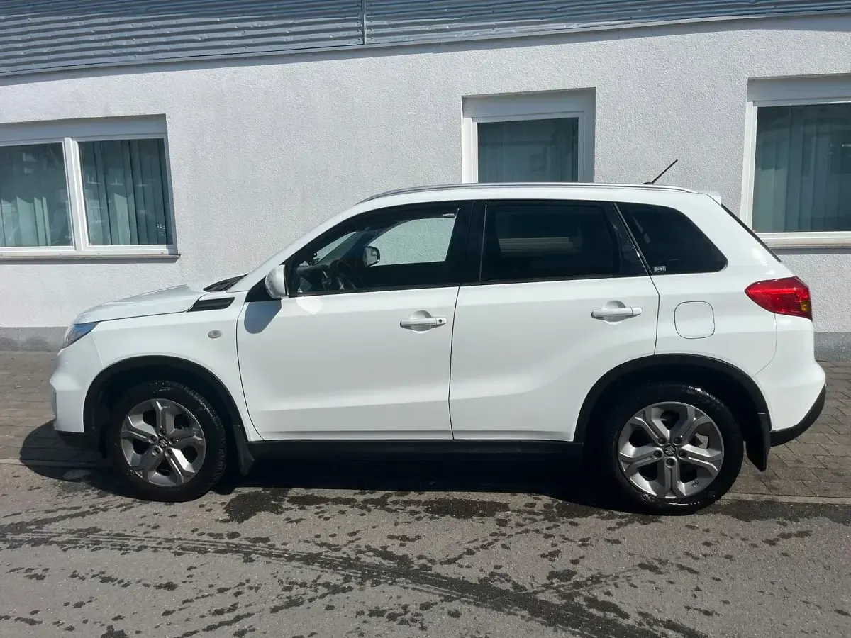 Gebraucht Suzuki Vitara 120 PS (88 kW) 2018 Weiß SUV