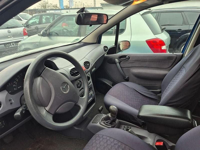 Gebraucht Mercedes A140 82 PS (60 kW) 2000 Blau Limousine