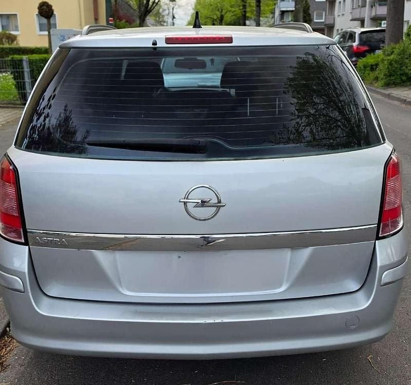 Gebraucht Opel Astra Edition 116 PS (85 kW) 2008 Grau Kombi