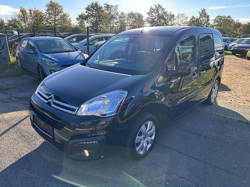 Schwarz Gebraucht 2016 Citroën Berlingo SELECTION Van / Kleinbus | 8.999 € (Fairer Preis) - Bild 1/4