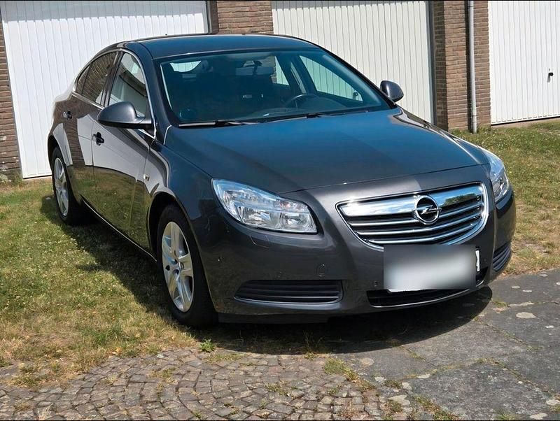 Grau Gebraucht 2010 Opel Insignia Eco Limousine | 7.800 € (Etwas zu teuer) - Bild 1/4
