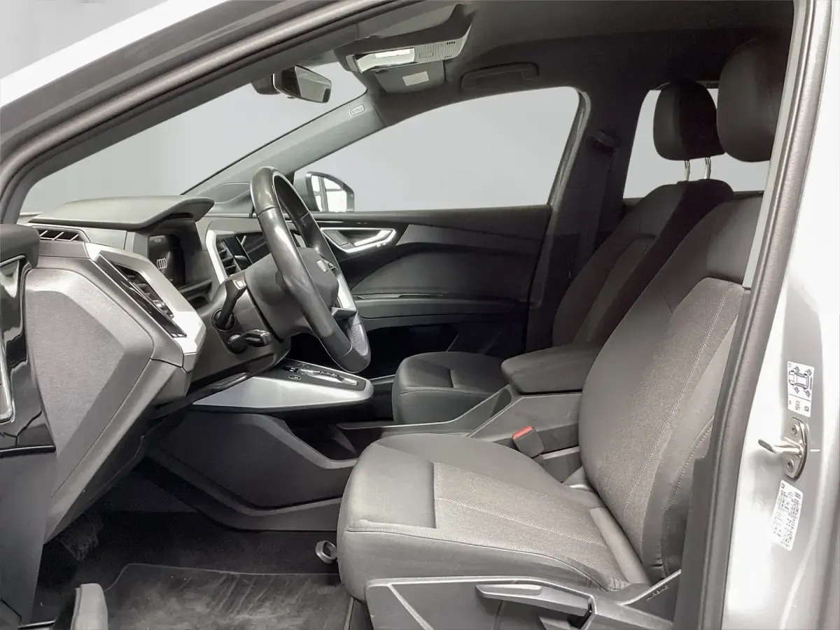 Gebraucht Audi Q4 e-tron 125 kW (170 PS) 2023 Kieselgrau SUV