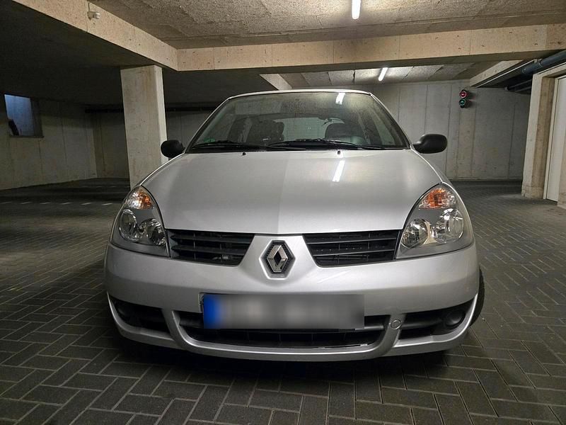 Silber Gebraucht 2007 Renault Clio II Kleinwagen | 4.200 € - Bild 1/4