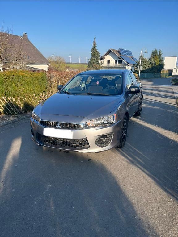 Gebraucht Mitsubishi Lancer 117 PS (86 kW) 2017 Grau Limousine