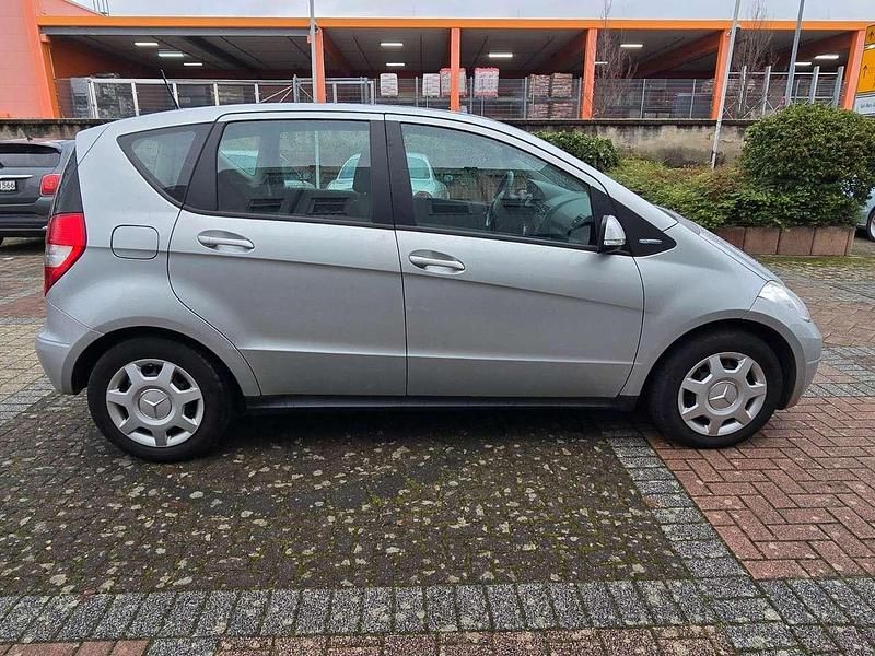 Gebraucht Mercedes A160 95 PS (69 kW) 2010 Silber Kleinwagen