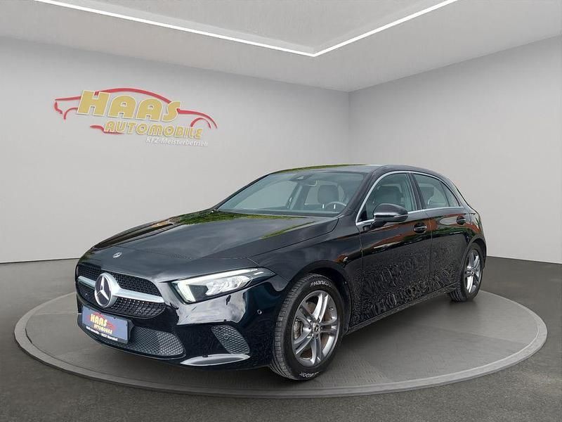 Schwarz Gebraucht 2019 Mercedes A200 Limousine | 19.900 € (Fairer Preis) - Bild 1/4