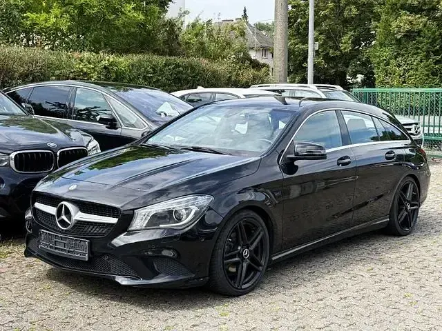 Gebraucht Mercedes CLA220 Shooting Brake 177 PS (130 kW) 2015 Schwarz Kombi