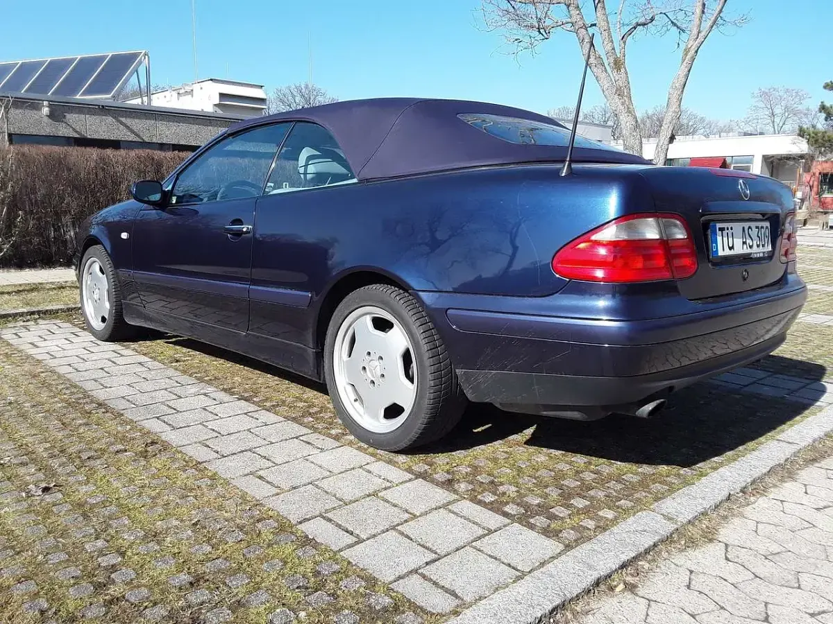 Gebraucht Mercedes CLK230 Elegance 193 PS (141 kW) 1998 Blau Cabrio