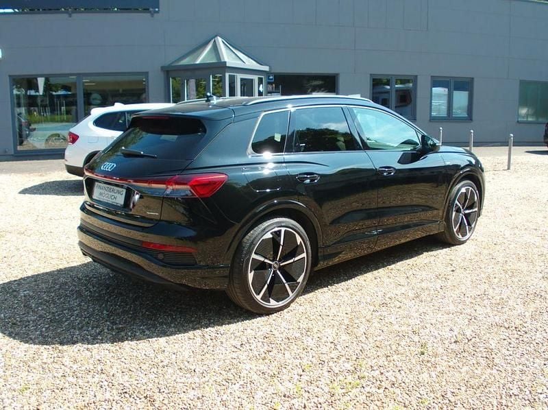 Schwarz Gebraucht 2021 Audi Q4 e-tron S-Line SUV | 37.900 € (Fairer Preis) - Bild 1/4