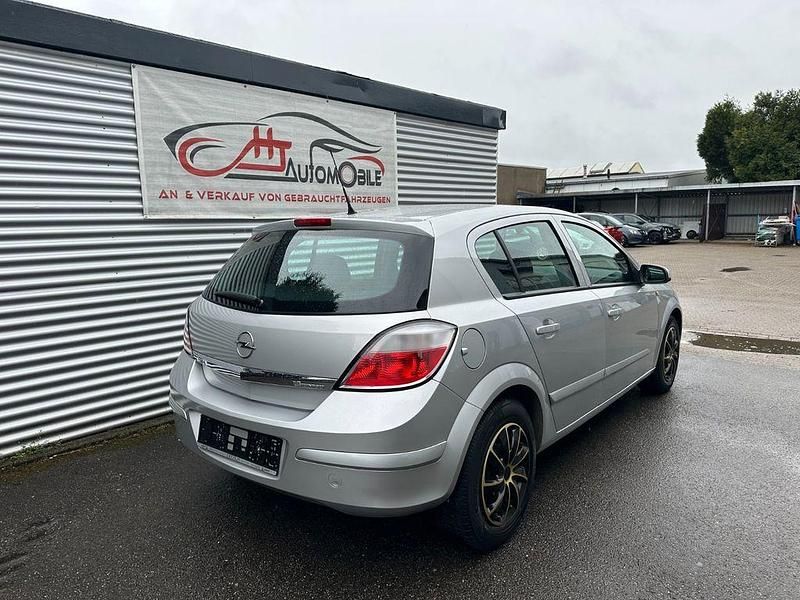 Gebraucht Opel Astra 105 PS (77 kW) 2005 Silber Limousine