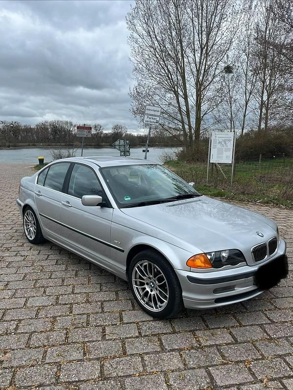 Gebraucht BMW 320 170 PS (125 kW) 2001 Silber Limousine