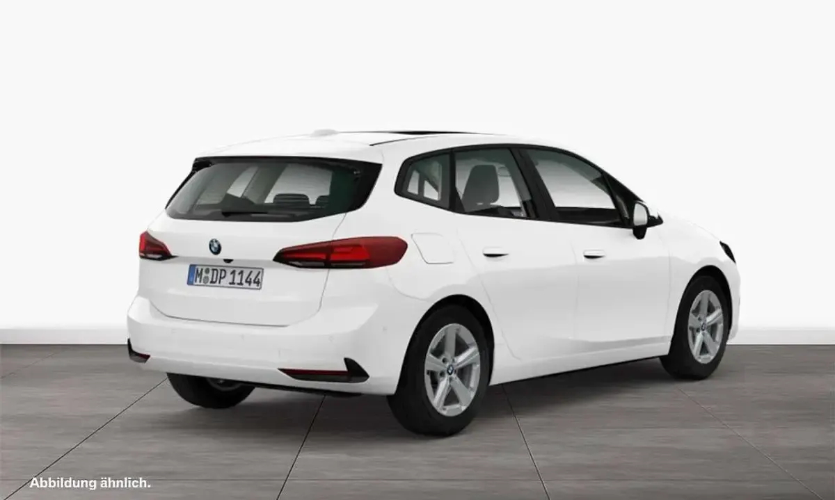 Gebraucht BMW 218 Active Tourer Efficient Dynamics 136 PS (100 kW) 2023 Weiß Van / Kleinbus