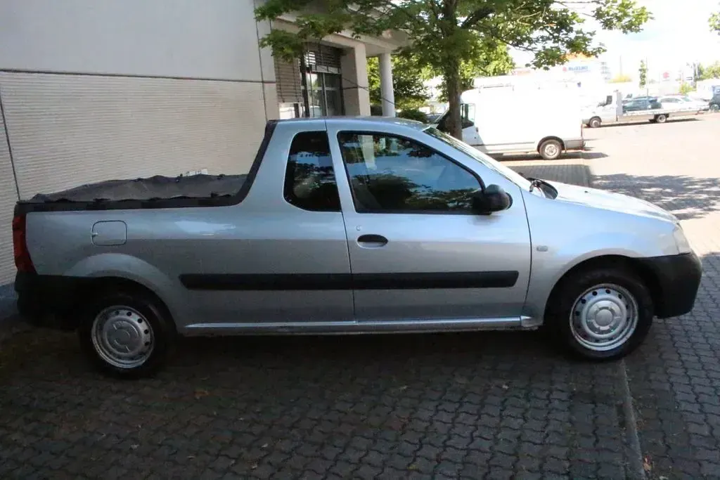 Gebraucht Dacia Pick up Ambiance 149 PS (109 kW) 2012 Grau Pickup