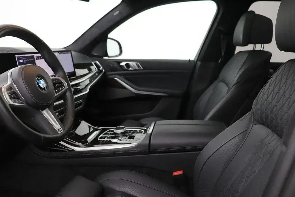 Gebraucht BMW X7 M Sport 381 PS (280 kW) 2024 Schwarz SUV