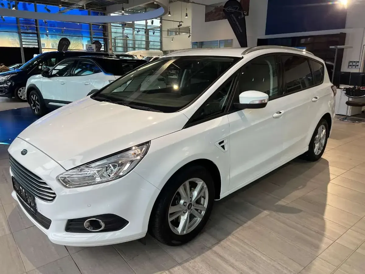 Second-hand Ford S-MAX S 150 CP (110 kW) 2018 Alb Monovolum