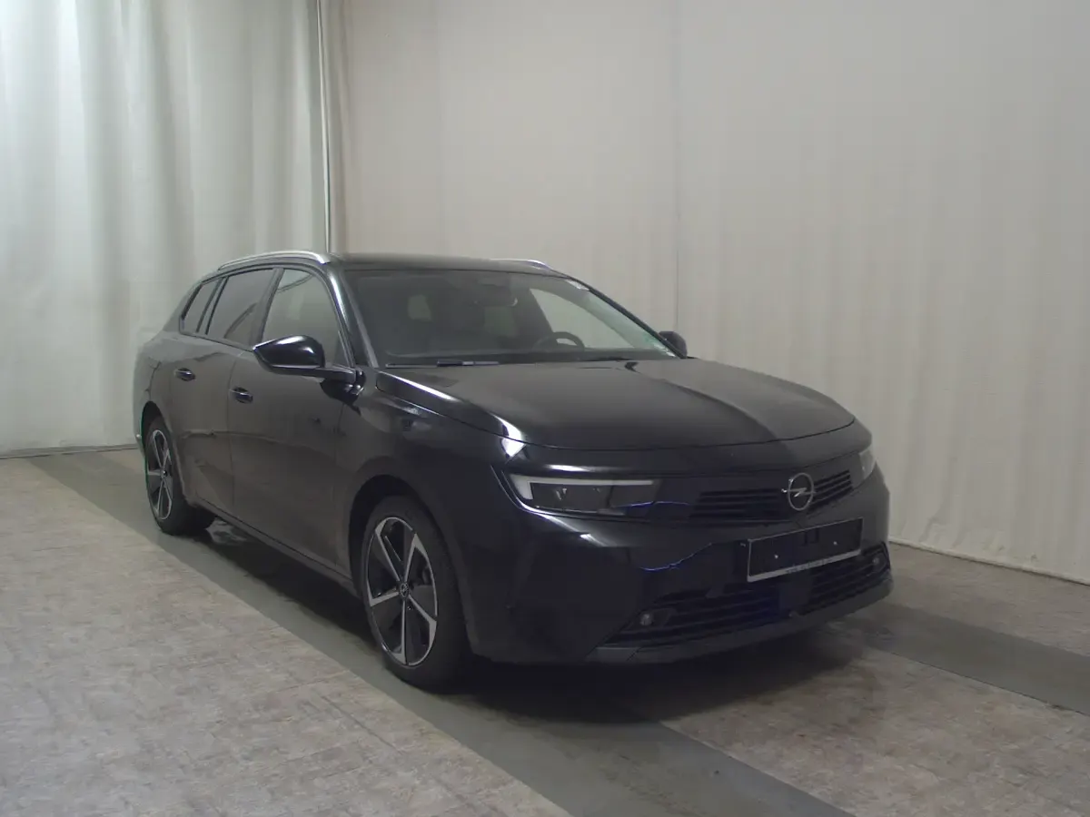 Usado Opel Astra Elegance 131 HP (96 kW) 2023 Preto Carrinha