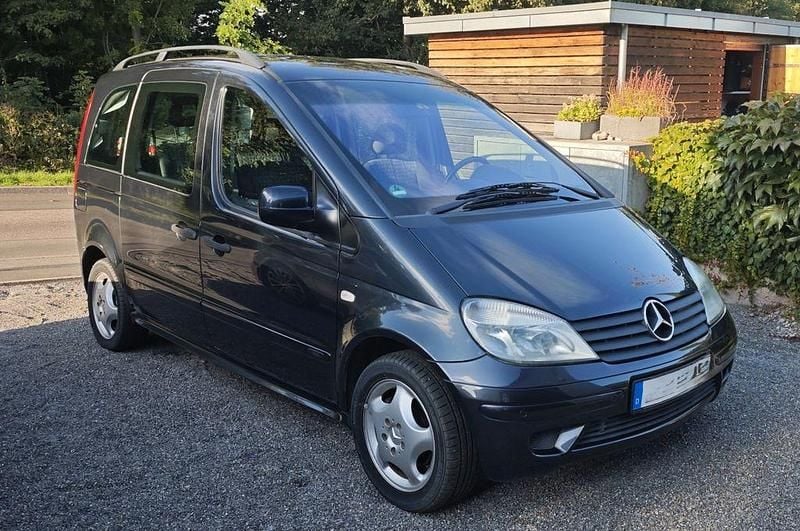 Schwarz Gebraucht 2001 Mercedes Vaneo Van / Kleinbus | 2.500 € (Guter Preis) - Bild 1/4
