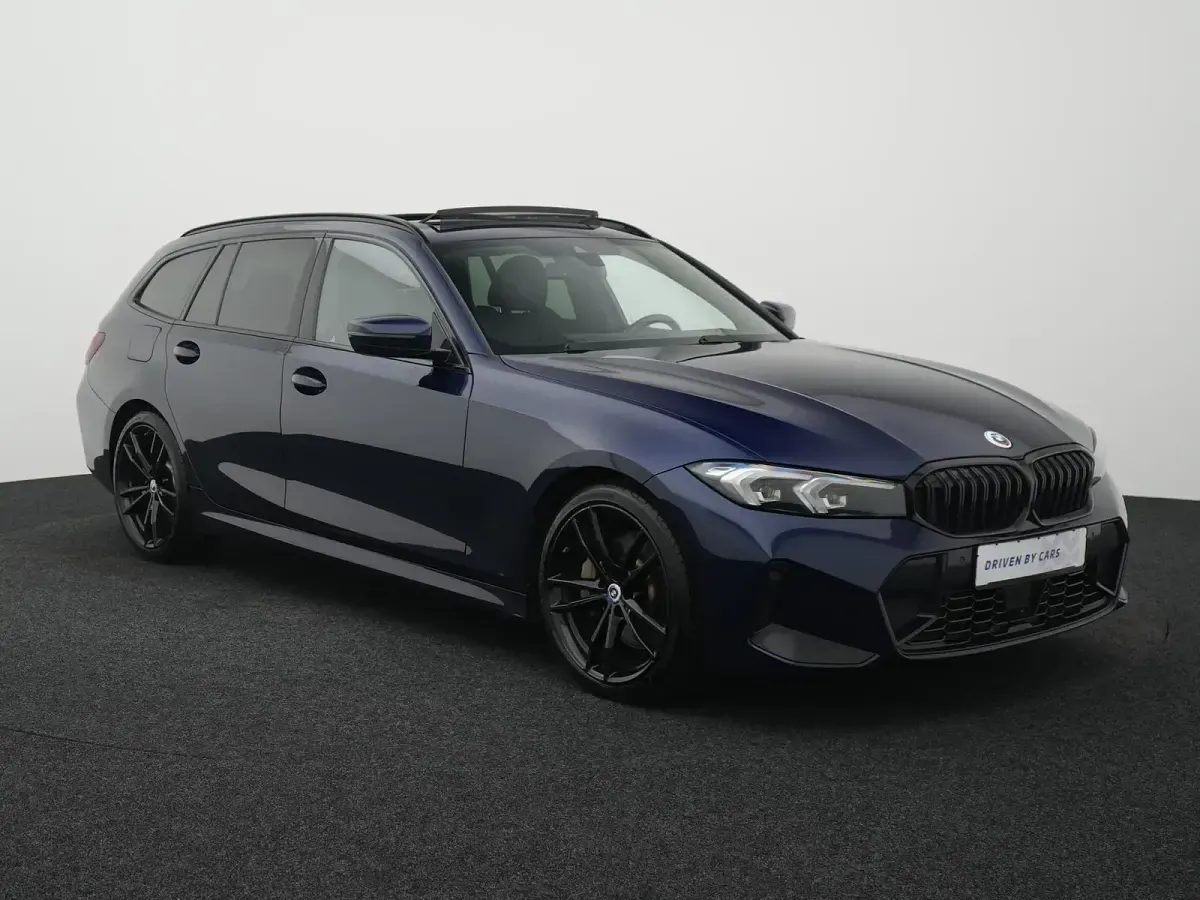 Gebraucht BMW 330 M Sport 286 PS (210 kW) 2022 Tansanitblau ii metallic Kombi