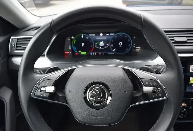 Gebraucht Skoda Superb Ambition 218 PS (160 kW) 2023 Energyblau Kombi