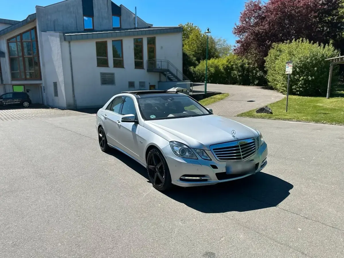 Second-hand Mercedes E350 231 CP (169 kW) 2010 Argintiu Berlinǎ