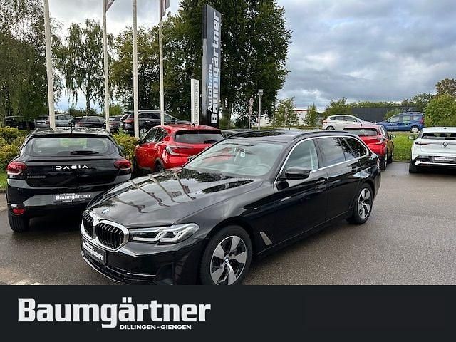 Schwarz Gebraucht 2023 BMW 520 Performance Kombi | 31.840 € (Guter Preis) - Bild 1/4