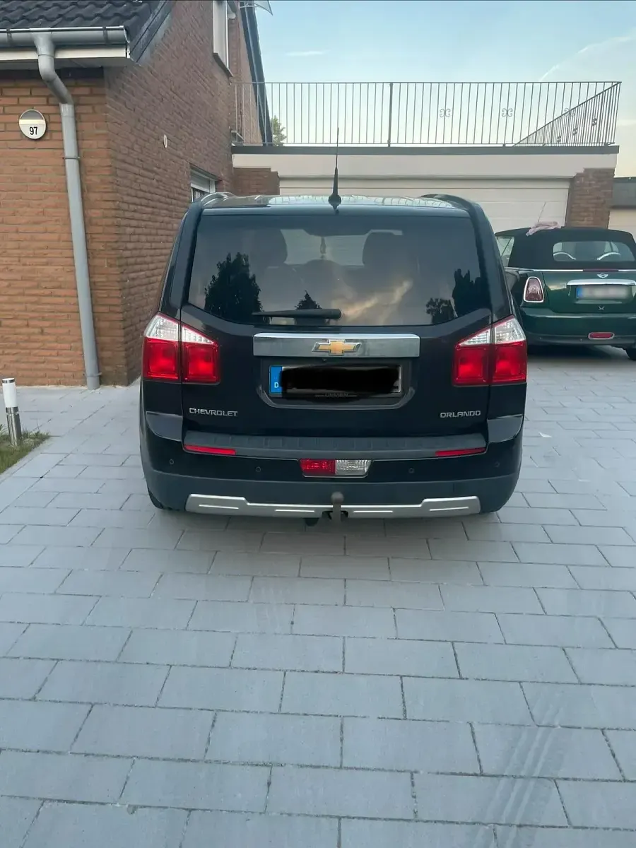 Gebraucht Chevrolet Orlando 163 PS (119 kW) 2012 Braun Van / Kleinbus
