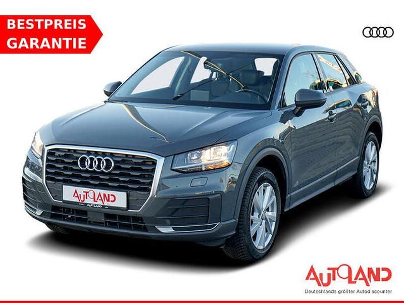 Grau Gebraucht 2020 Audi Q2 Comfort SUV | 22.490 € (Fairer Preis) - Bild 1/4
