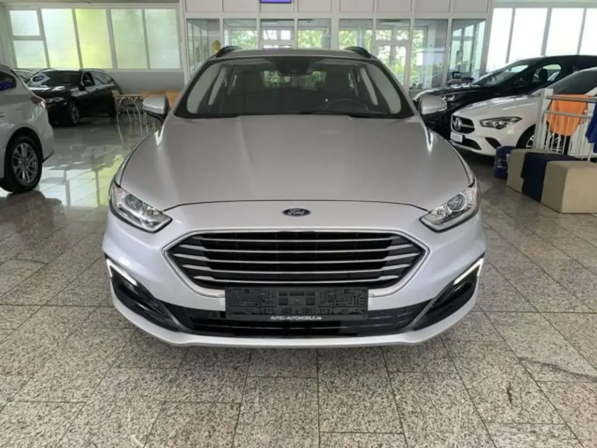 Usado Ford Mondeo 150 CV (110 kW) 2022 Negro Familiar