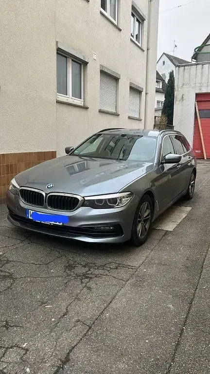 Gebraucht BMW 520 Sport Line 190 PS (139 kW) 2017 Grau Kombi
