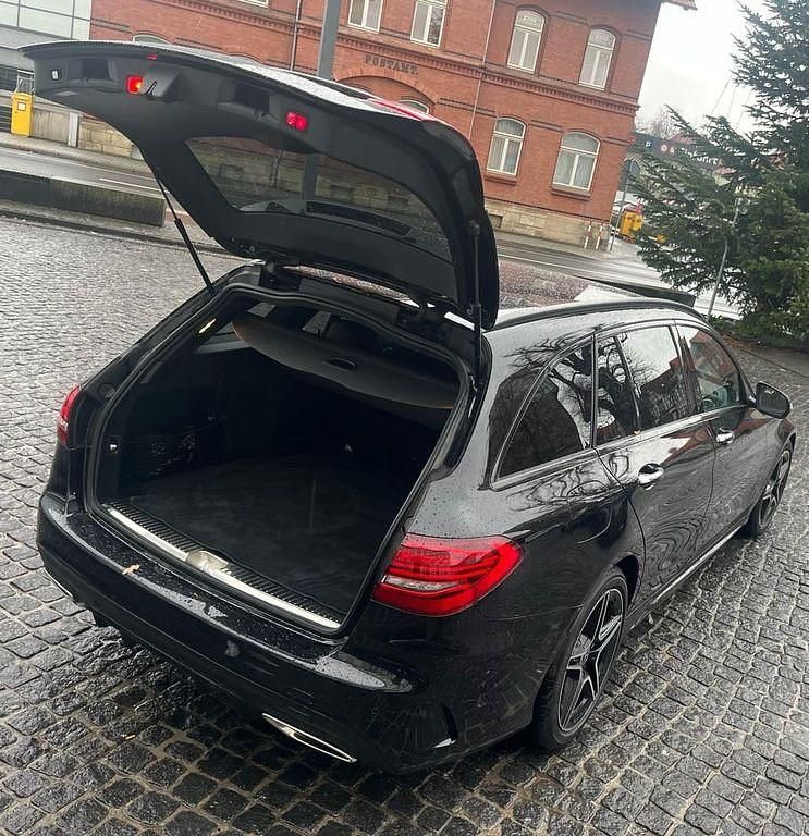 Gebraucht Mercedes C300 258 PS (189 kW) 2019 Schwarz Limousine