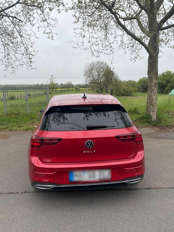 Gebraucht VW Golf VIII Edition 150 PS (110 kW) 2022 Rot Kleinwagen