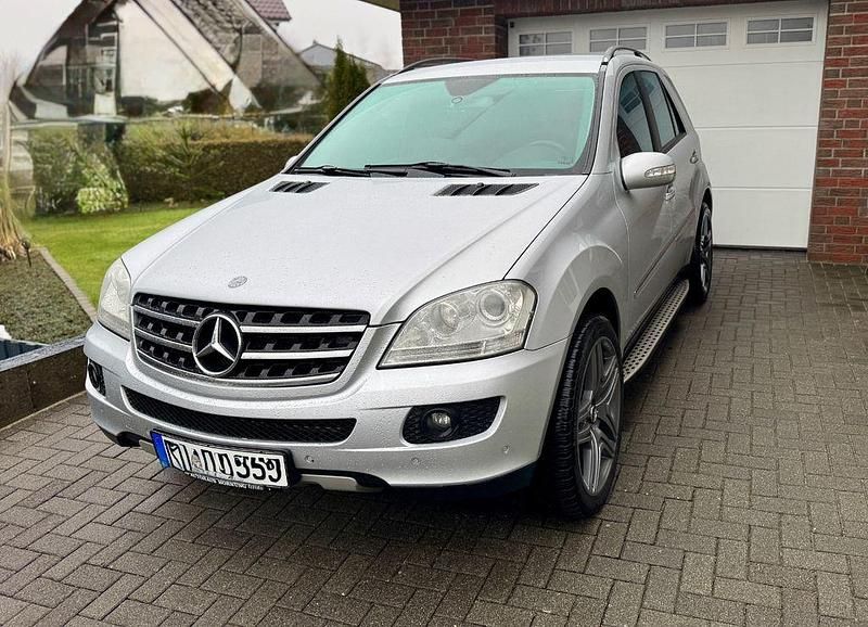 Gebraucht Mercedes ML320 224 PS (164 kW) 2006 Silber SUV