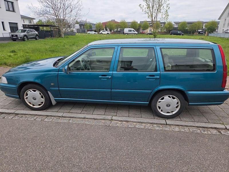 Usata Volvo V70 140 CV (102 kW) 1998 Blu Station wagon