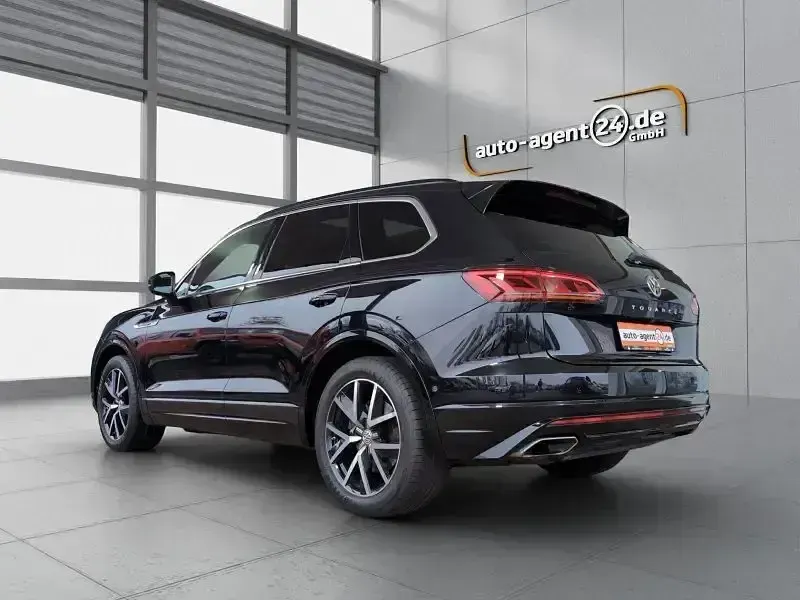 Gebraucht VW Touareg R-line 421 PS (309 kW) 2019 Deep black perleffekt SUV