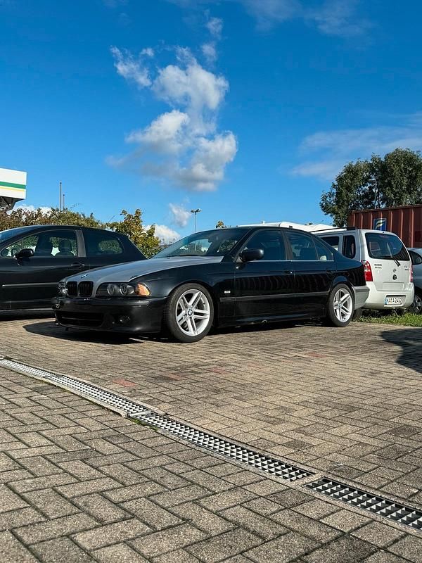 Schwarz Gebraucht 2003 BMW 530 Limousine | 1.700 € (Superpreis) - Bild 1/4