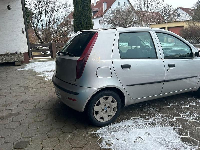 Gebraucht Fiat Punto 95 PS (69 kW) 2005 Silber Kleinwagen