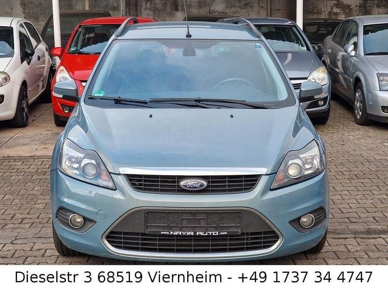 Grau Gebraucht 2008 Ford Focus Titanium Limousine | 2.500 € (Superpreis) - Bild 1/4