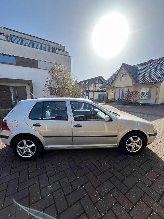 Gebraucht VW Golf IV 102 PS (75 kW) 2004 Silber Limousine