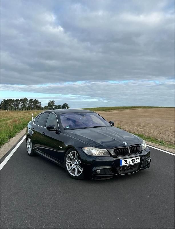 Schwarz Gebraucht 2010 BMW 325 M Sport Limousine | 6.800 € - Bild 1/4