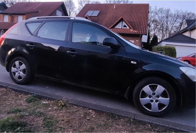 Schwarz Gebraucht 2009 Kia Ceed 2 Kombi | 1.600 € (Superpreis) - Bild 1/4