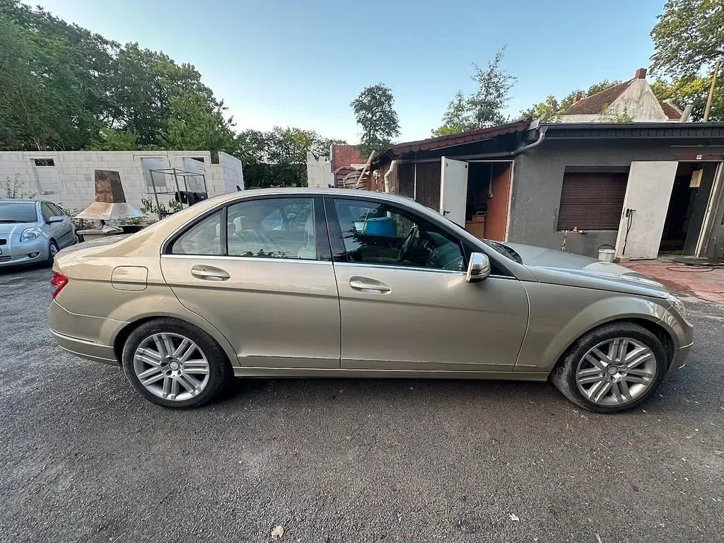 Gebraucht Mercedes C300 231 PS (169 kW) 2010 Beige Limousine