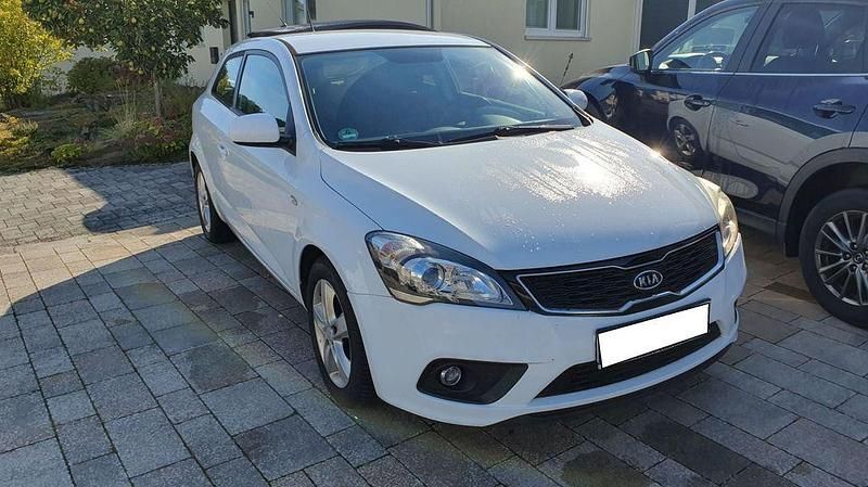 Weiß Gebraucht 2011 Kia ProCeed Kleinwagen | 3.000 € (Superpreis) - Bild 1/4