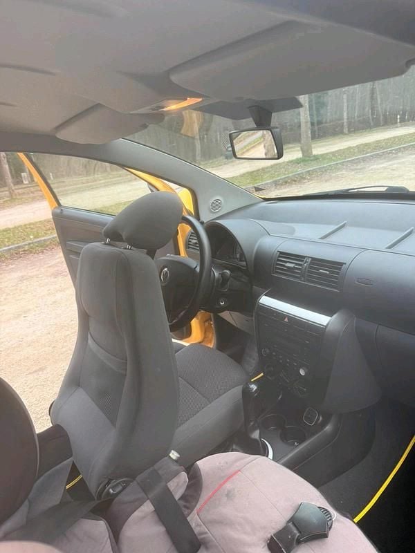Gebraucht VW Fox 75 PS (55 kW) 2009 Gelb Kleinwagen