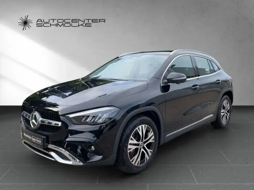 Gebraucht Mercedes GLA180 Advanced 136 PS (100 kW) 2025 lack kosmosschwarz (metallic) SUV