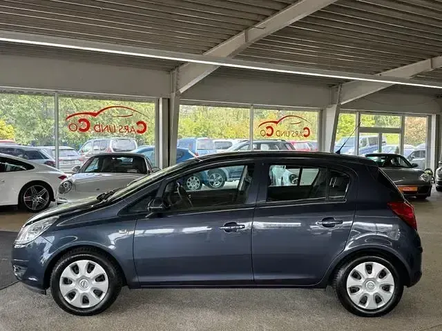 Używany Opel Corsa Edition 80 KM (58 kW) 2010 Szary Hatchback