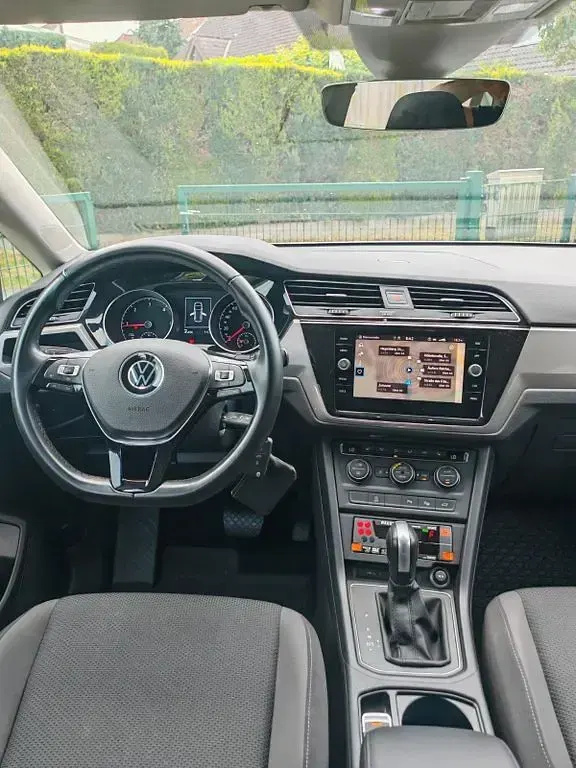 Gebraucht VW Touran Active 150 PS (110 kW) 2022 Schwarz Van / Kleinbus